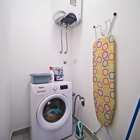 Afitojen Appartement Postira